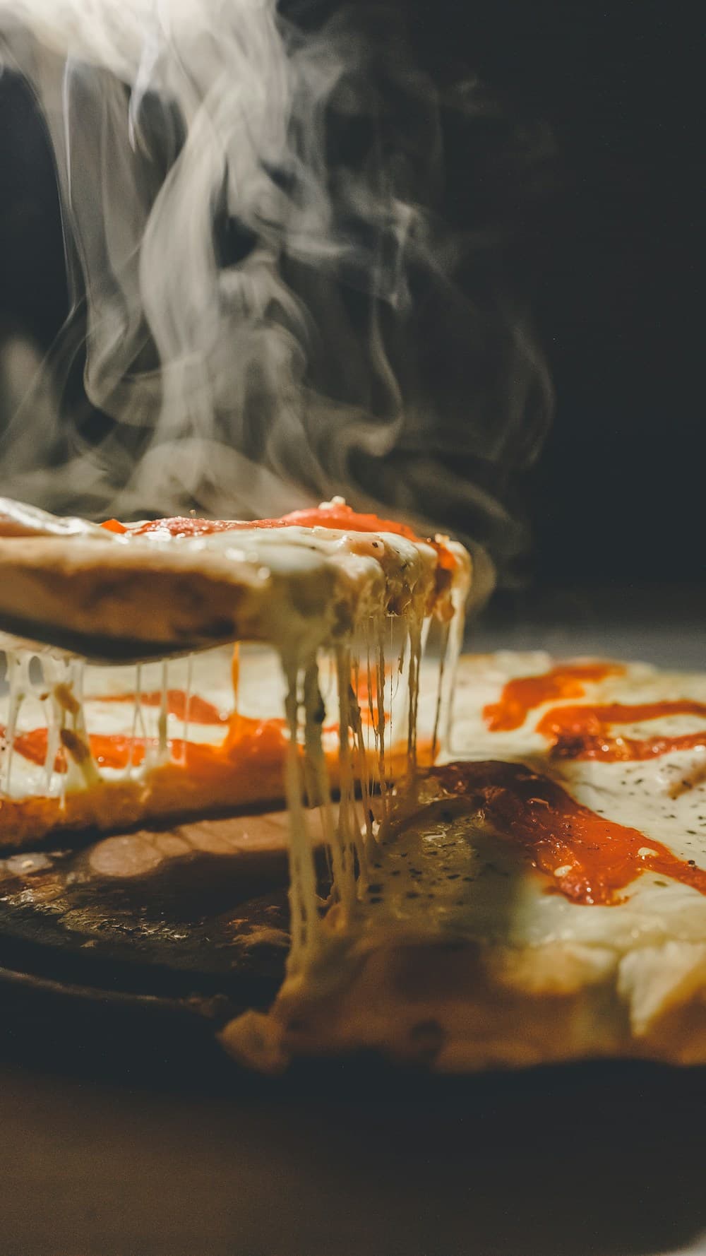 Pizza Hollandaise mit Hähnchen & Brokkoli — La Palma Pizzeria Edewecht